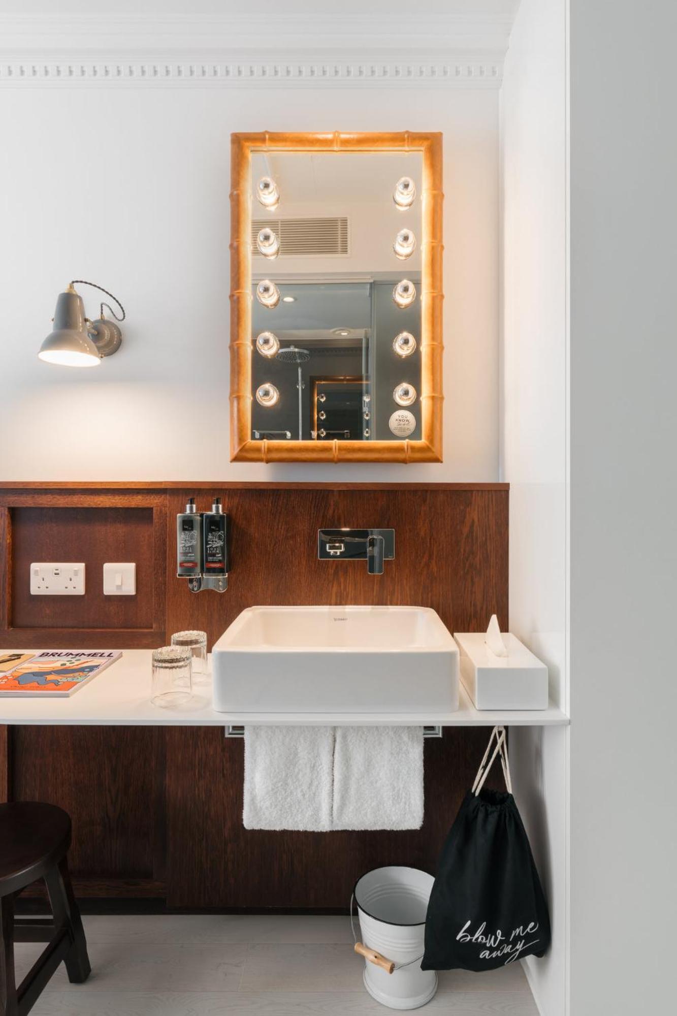 Ruby Stella Hotel ลอนดอน ภายนอก รูปภาพ