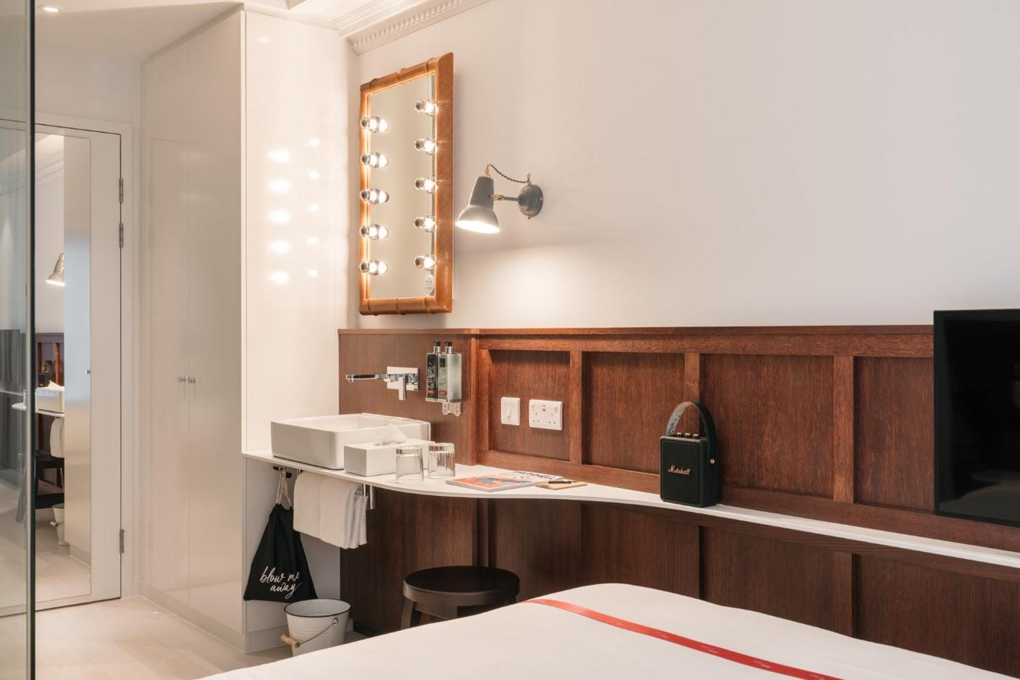 Ruby Stella Hotel ลอนดอน ภายนอก รูปภาพ